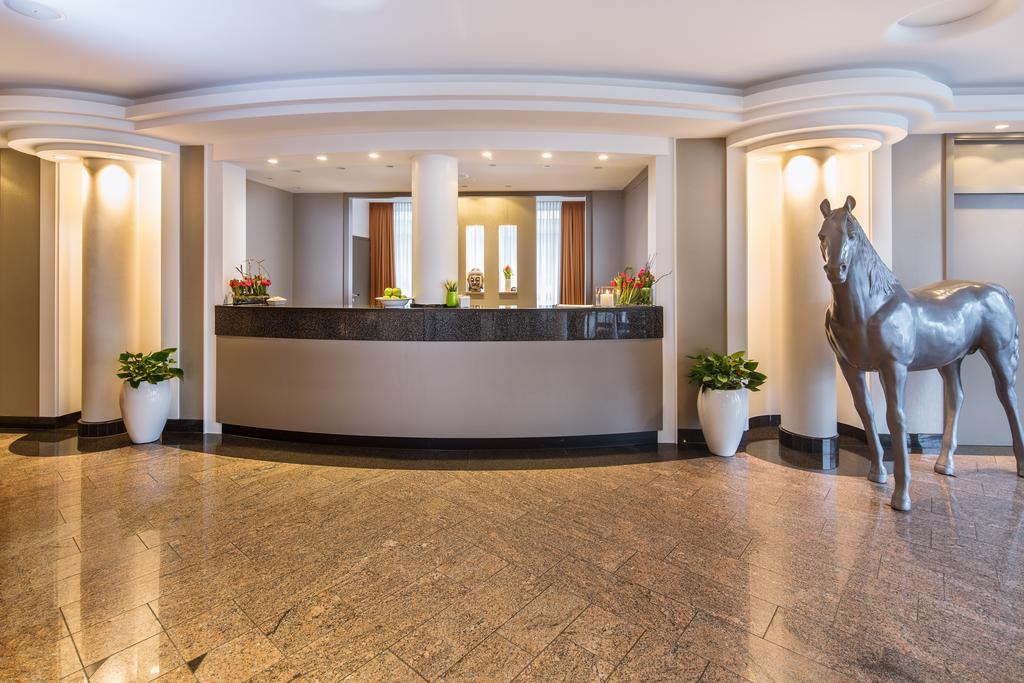 Hotel Plaza Дуйсбург Екстер'єр фото