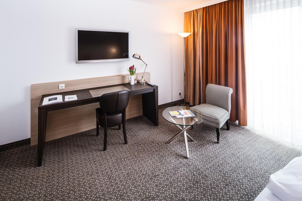 Hotel Plaza Дуйсбург Екстер'єр фото